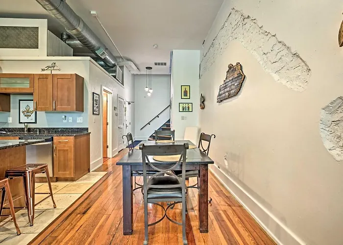 Walk To Dtwn Distilleries: Nulu Art District Loft