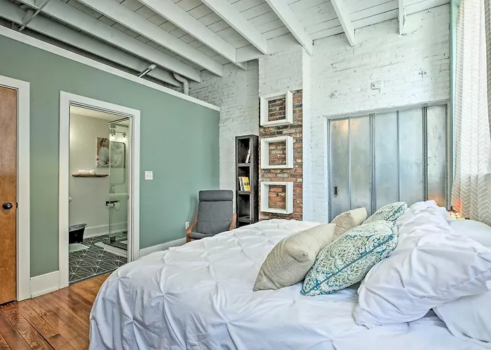 Walk To Dtwn Distilleries: Nulu Art District Loft