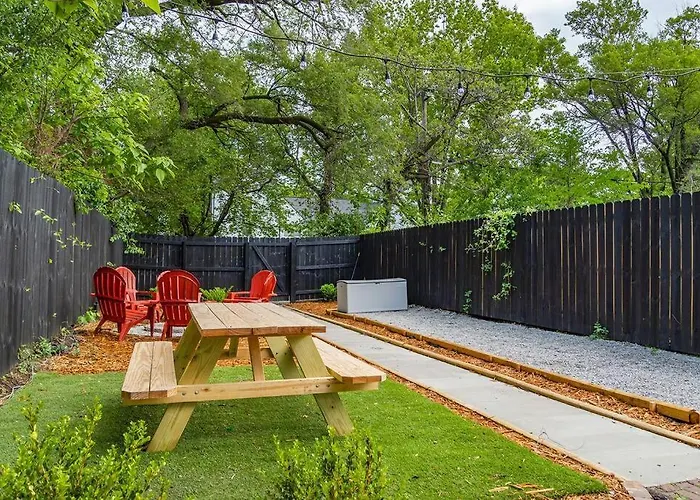 Luxury 8 Bed/4 Ba Nulu Home Private Yard/Parking